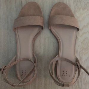 Women's Winona Ankle Strap Sandals (9W)